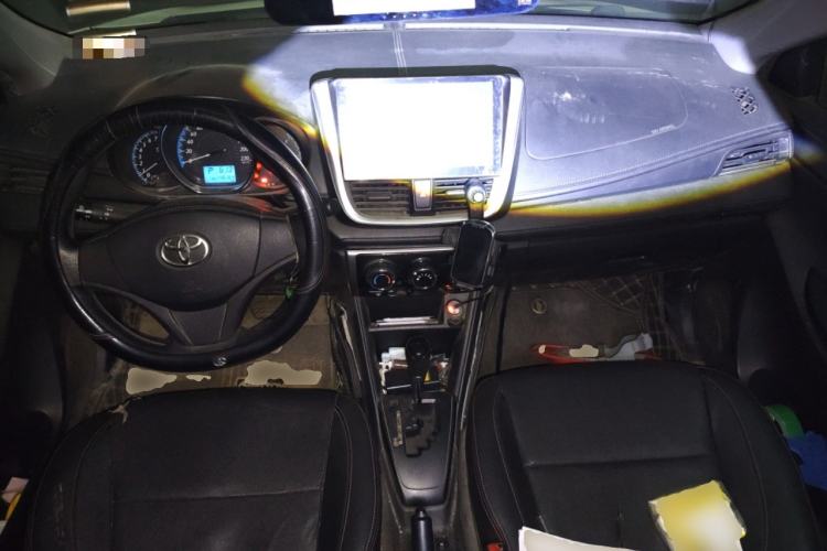 Used Toyota YARiS L Zhi Xiang 2019 1.5E CVT Dynamic Edition China VI compliant Center Console