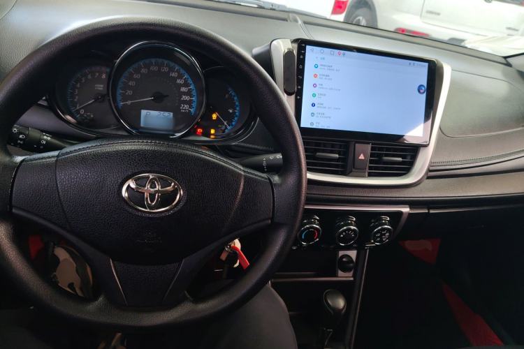 Used Toyota YARiS L Zhi Xiang 2019 1.5E CVT Dynamic Edition China VI compliant Center Console