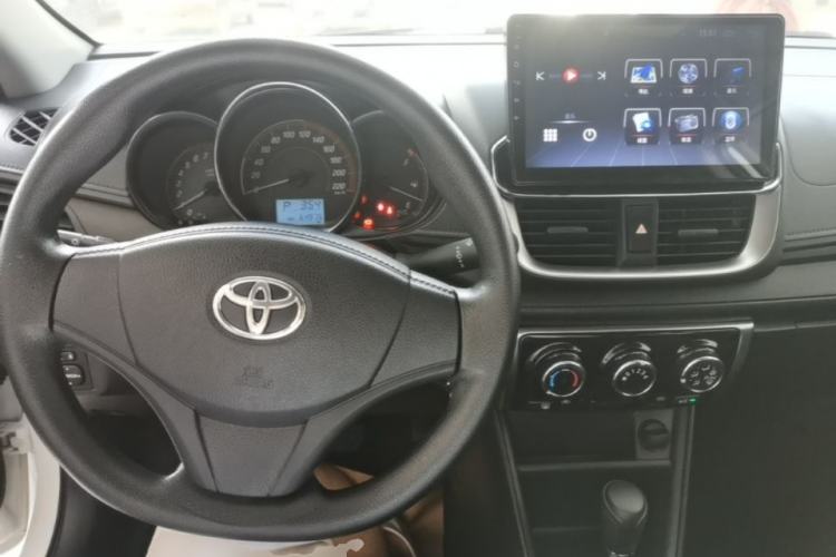 Used Toyota YARiS L Zhi Xiang 2019 1.5G CVT Xuan Dong Edition China VI standard Center Console