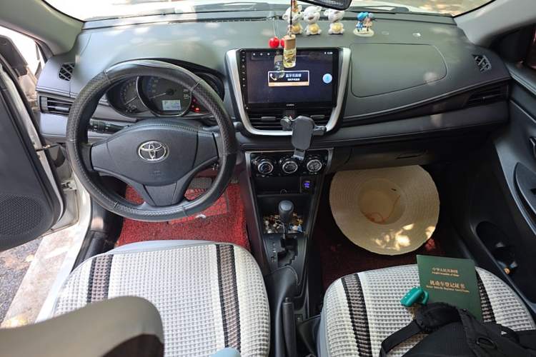 Used Toyota YARiS L Zhi Xiang 2019 1.5E CVT Dynamic Edition China VI compliant Center Console