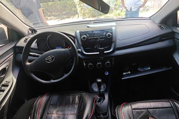Used Toyota YARiS L Zhi Xiang 2019 1.5E CVT Dynamic Edition China VI compliant Center Console