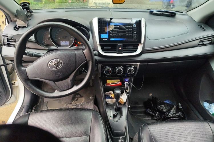 Used Toyota YARiS L Zhi Xiang 2019 1.5E CVT Dynamic Edition China VI compliant Center Console