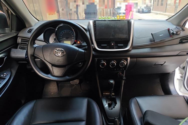 Used Toyota YARiS L Zhi Xiang 2019 1.5E CVT Dynamic Edition China VI compliant Center Console