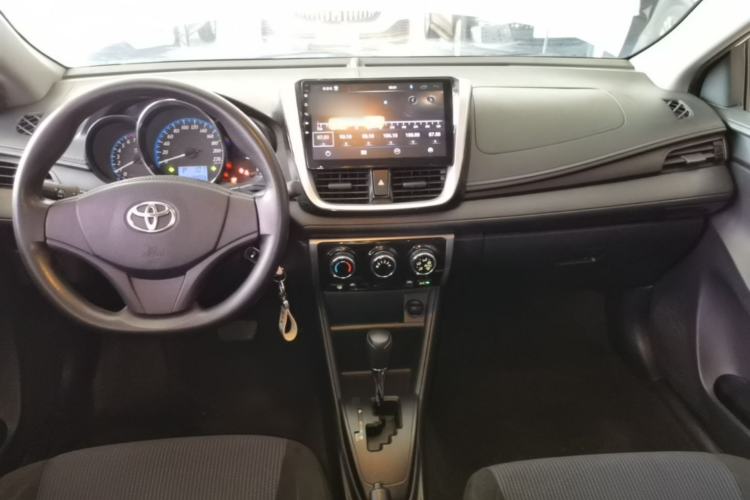 Used Toyota YARiS L Zhi Xiang 2019 1.5E CVT Dynamic Edition China VI compliant Center Console