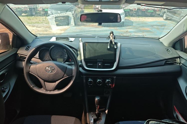 Used Toyota YARiS L Zhi Xiang 2019 1.5E CVT Dynamic Edition China VI compliant Center Console