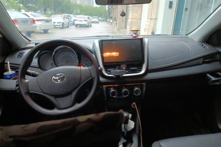 Used Toyota YARiS L Zhi Xiang 2019 1.5E CVT Dynamic Edition China VI compliant Center Console