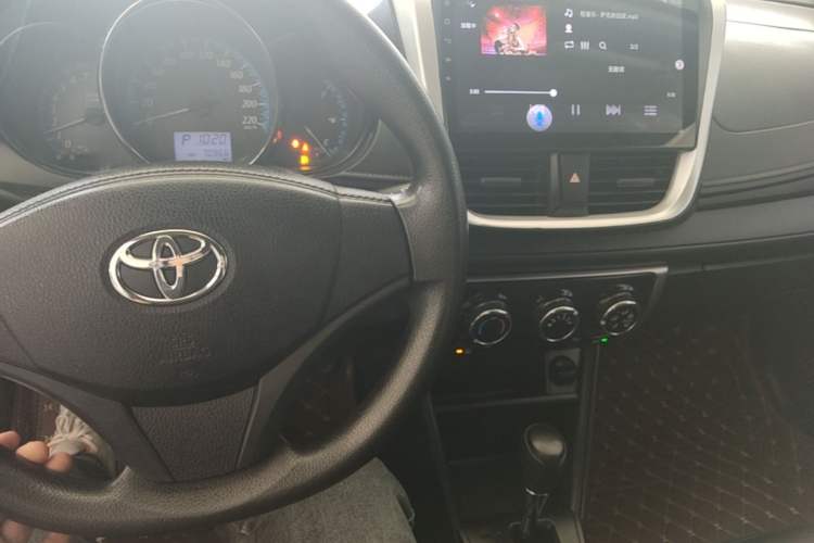Used Toyota YARiS L Zhi Xiang 2019 1.5E CVT Dynamic Edition China VI compliant Center Console