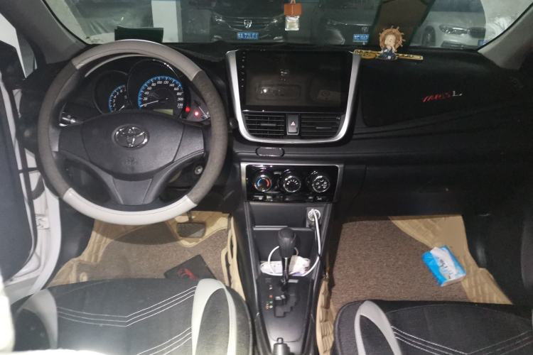 Used Toyota YARiS L Zhi Xiang 2019 1.5E CVT Dynamic Edition China VI compliant Center Console
