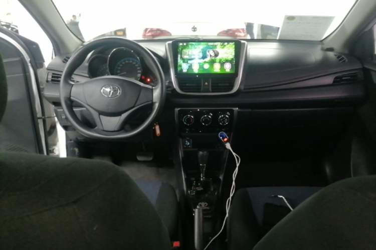 Used Toyota YARiS L Zhi Xiang 2019 1.5E CVT Dynamic Edition China VI compliant Center Console