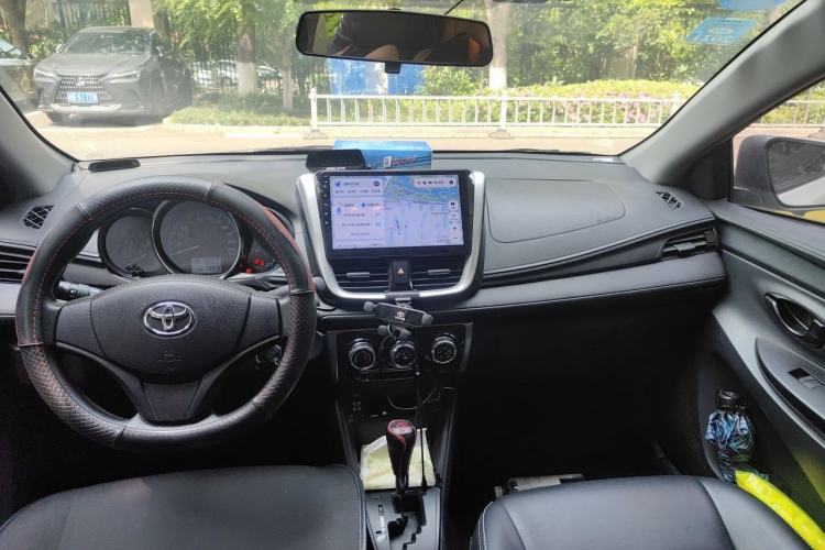 Used Toyota YARiS L Zhi Xiang 2019 1.5E CVT Dynamic Edition China VI compliant Center Console