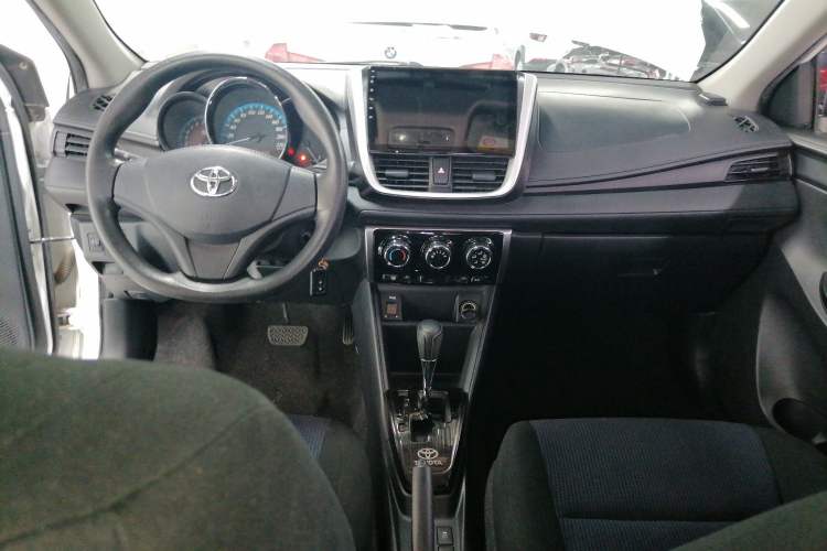Used Toyota YARiS L Zhi Xiang 2019 1.5E CVT Dynamic Edition China VI compliant Center Console