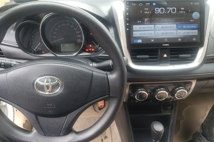 Used Toyota YARiS L Zhi Xiang 2019 1.5E CVT Dynamic Edition China VI compliant Center Console