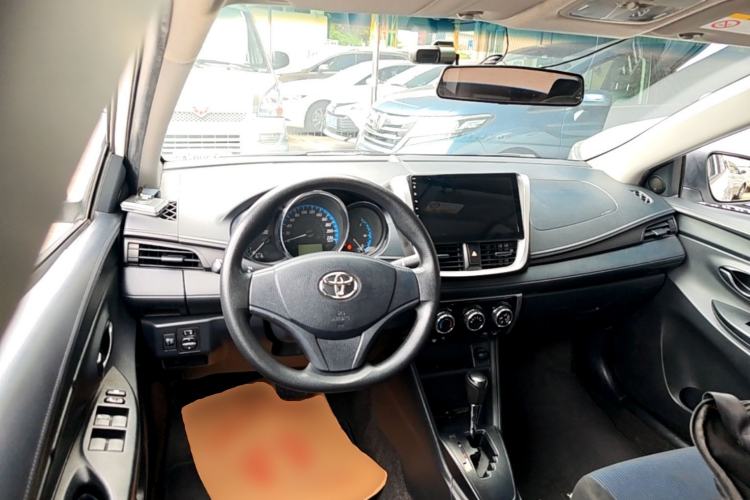 Used Toyota YARiS L Zhi Xiang 2019 1.5E CVT Dynamic Edition China VI compliant Center Console