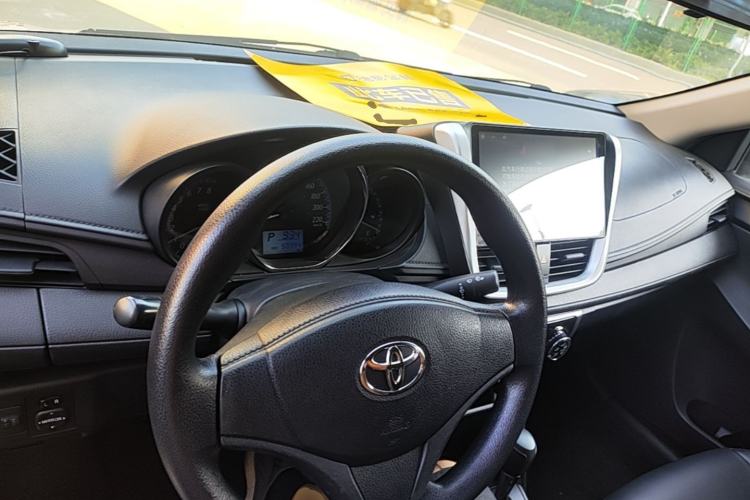 Used Toyota YARiS L Zhi Xiang 2019 1.5E CVT Dynamic Edition China VI compliant Center Console