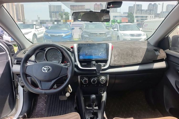 Used Toyota YARiS L Zhi Xiang 2019 1.5E CVT Dynamic Edition China VI compliant Center Console