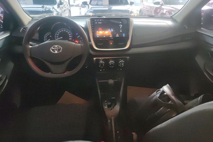 Used Toyota YARiS L Zhi Xiang 2019 1.5E CVT Dynamic Edition China VI compliant Center Console