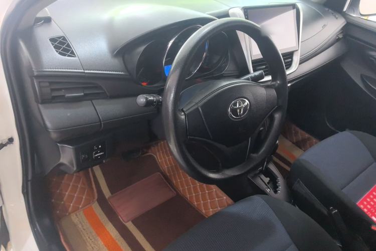 Used Toyota YARiS L Zhi Xiang 2019 1.5E CVT Dynamic Edition China VI compliant Center Console