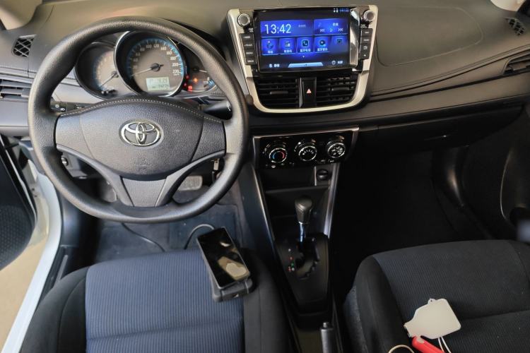 Used Toyota YARiS L Zhi Xiang 2019 1.5E CVT Dynamic Edition China VI compliant Center Console