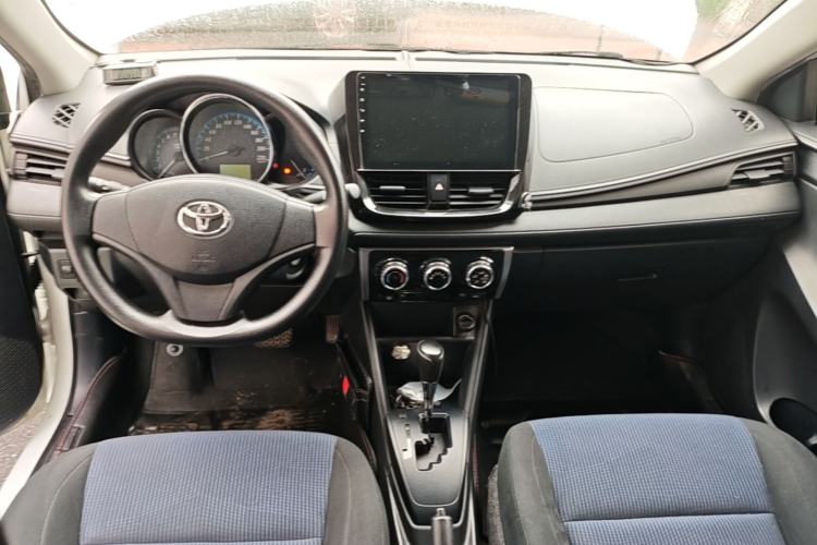 Used Toyota YARiS L Zhi Xiang 2019 1.5E CVT Dynamic Edition China VI compliant Center Console
