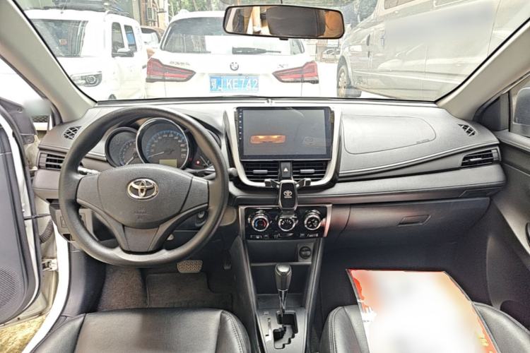 Used Toyota YARiS L Zhi Xiang 2019 1.5E CVT Dynamic Edition China VI compliant Center Console