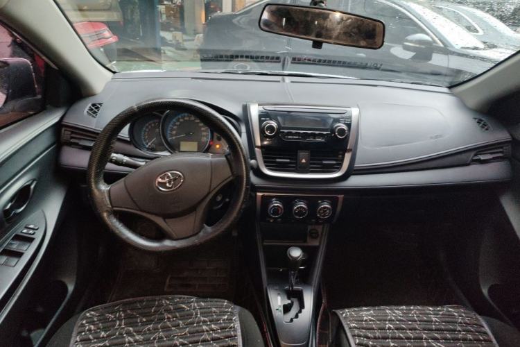 Used Toyota YARiS L Zhi Xiang 2019 1.5E CVT Dynamic Edition China VI compliant Center Console
