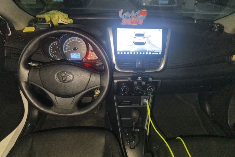 Used Toyota YARiS L Zhi Xiang 2019 1.5E CVT Dynamic Edition China VI compliant Center Console