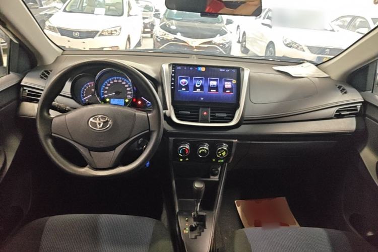 Used Toyota YARiS L Zhi Xiang 2019 1.5E CVT Dynamic Edition China VI compliant Center Console