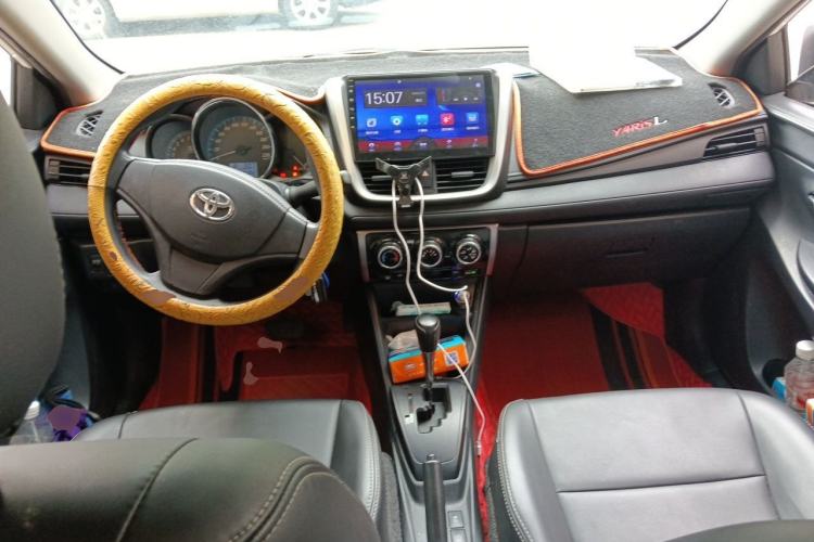 Used Toyota YARiS L Zhi Xiang 2019 1.5E CVT Dynamic Edition China VI compliant Center Console