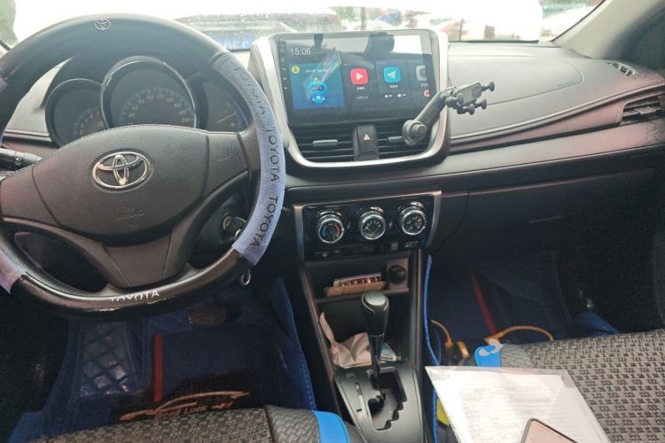 Used Toyota YARiS L Zhi Xiang 2019 1.5E CVT Dynamic Edition China VI compliant Center Console