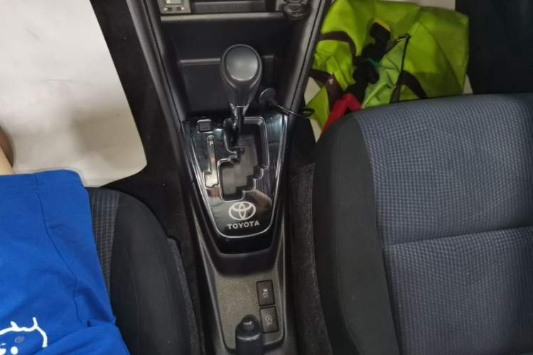 Used Toyota YARiS L Zhi Xiang 2019 1.5E CVT Dynamic Edition China VI compliant Gear Lever