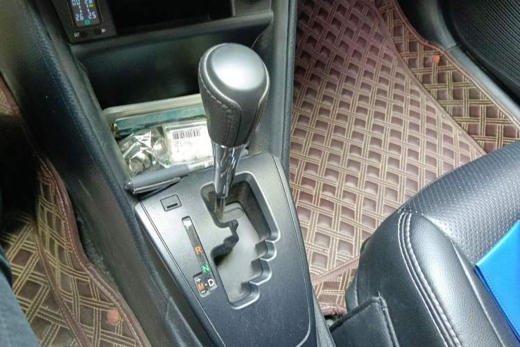 Used Toyota YARiS L Zhi Xiang 2019 1.5E CVT Dynamic Edition China VI compliant Gear Lever