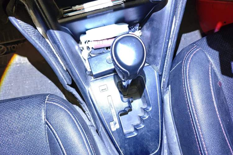 Used Toyota YARiS L Zhi Xiang 2019 1.5E CVT Dynamic Edition China VI compliant Gear Lever