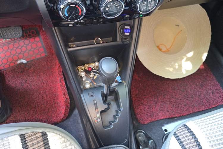 Used Toyota YARiS L Zhi Xiang 2019 1.5E CVT Dynamic Edition China VI compliant Gear Lever