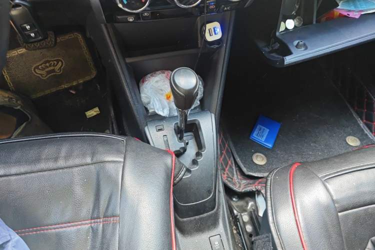 Used Toyota YARiS L Zhi Xiang 2019 1.5E CVT Dynamic Edition China VI compliant Gear Lever