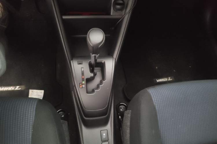 Used Toyota YARiS L Zhi Xiang 2019 1.5E CVT Dynamic Edition China VI compliant Gear Lever