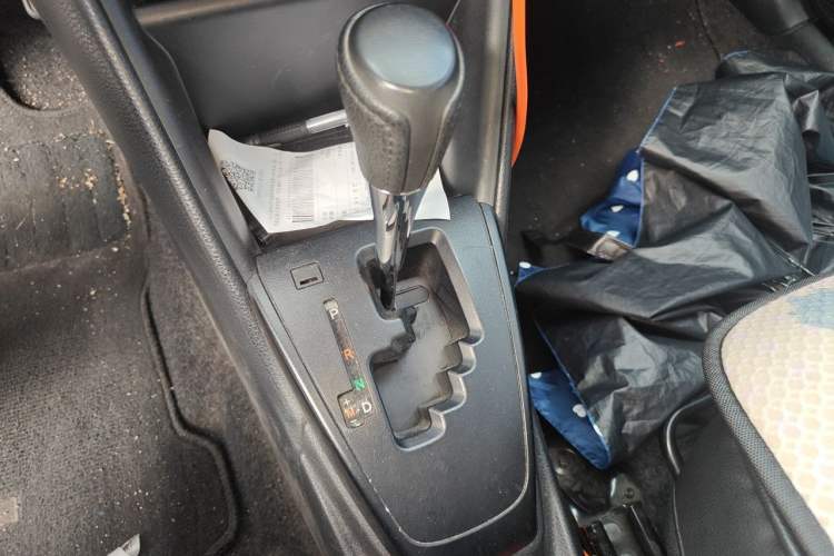 Used Toyota YARiS L Zhi Xiang 2019 1.5E CVT Dynamic Edition China VI compliant Gear Lever