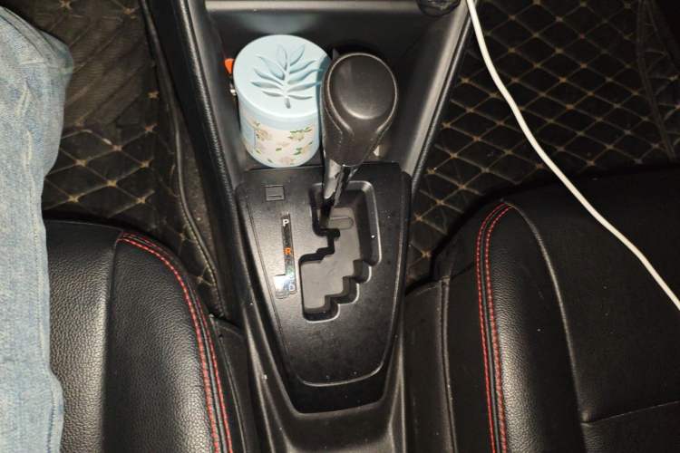 Used Toyota YARiS L Zhi Xiang 2019 1.5E CVT Dynamic Edition China VI compliant Gear Lever