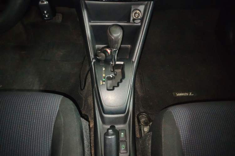 Used Toyota YARiS L Zhi Xiang 2019 1.5E CVT Dynamic Edition China VI compliant Gear Lever