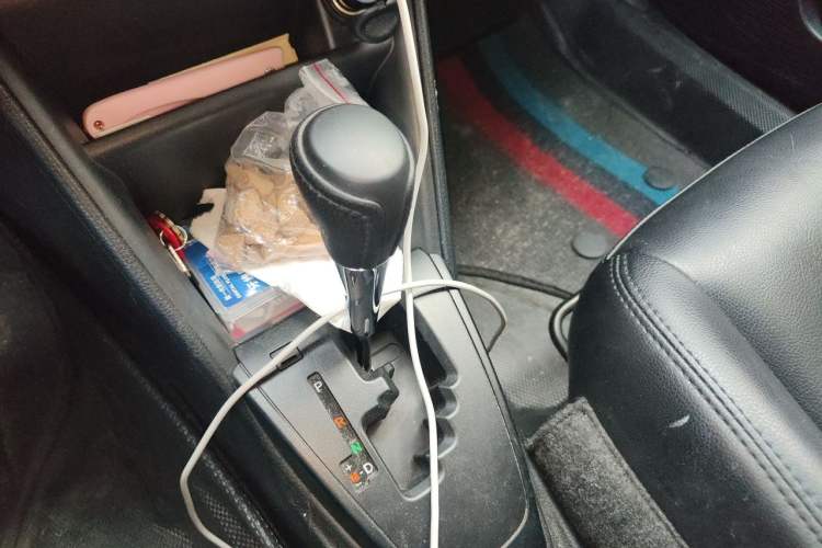 Used Toyota YARiS L Zhi Xiang 2019 1.5E CVT Dynamic Edition China VI compliant Gear Lever