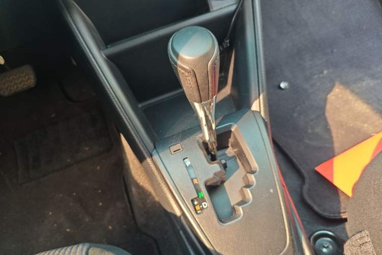 Used Toyota YARiS L Zhi Xiang 2019 1.5E CVT Dynamic Edition China VI compliant Gear Lever
