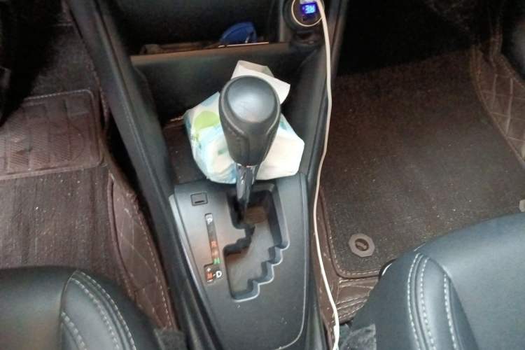 Used Toyota YARiS L Zhi Xiang 2019 1.5E CVT Dynamic Edition China VI compliant Gear Lever