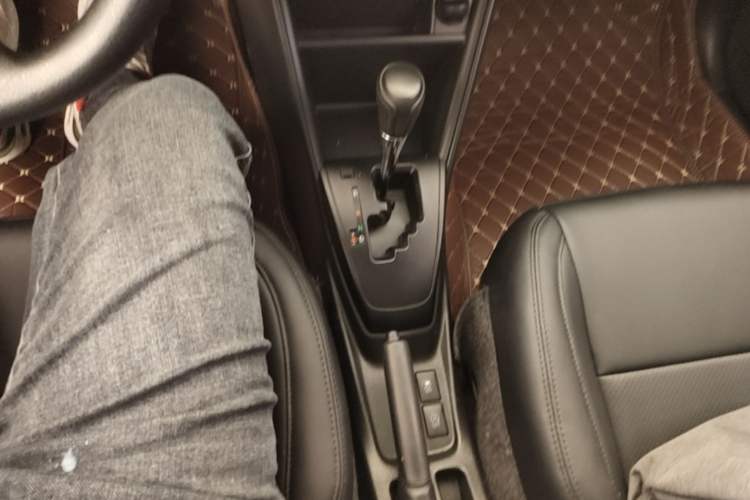 Used Toyota YARiS L Zhi Xiang 2019 1.5E CVT Dynamic Edition China VI compliant Gear Lever