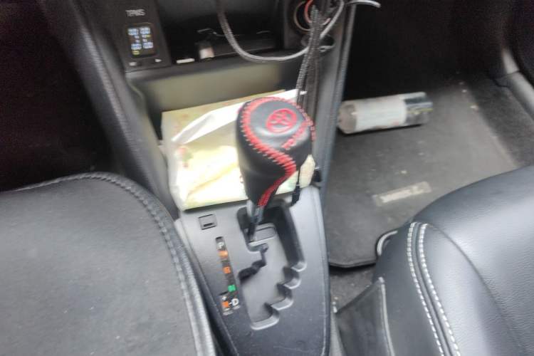 Used Toyota YARiS L Zhi Xiang 2019 1.5E CVT Dynamic Edition China VI compliant Gear Lever