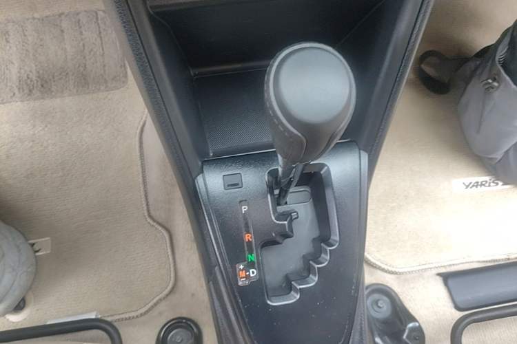 Used Toyota YARiS L Zhi Xiang 2019 1.5E CVT Dynamic Edition China VI compliant Gear Lever