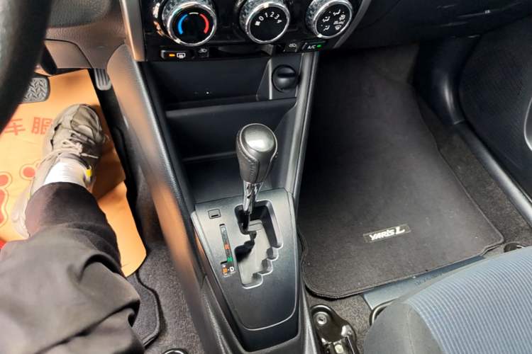 Used Toyota YARiS L Zhi Xiang 2019 1.5E CVT Dynamic Edition China VI compliant Gear Lever