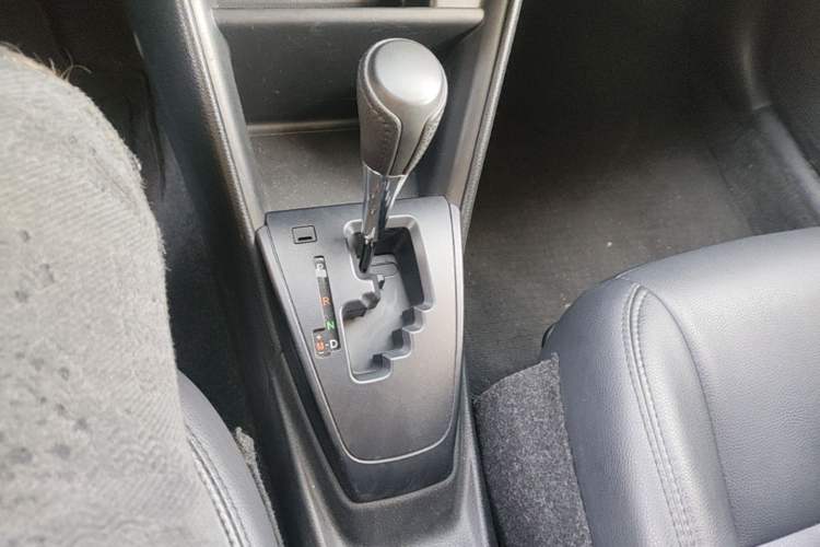 Used Toyota YARiS L Zhi Xiang 2019 1.5E CVT Dynamic Edition China VI compliant Gear Lever