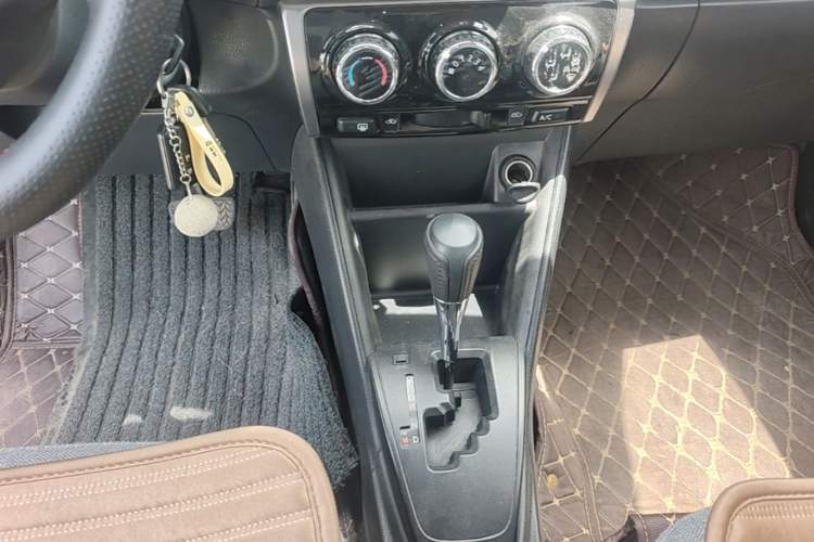 Used Toyota YARiS L Zhi Xiang 2019 1.5E CVT Dynamic Edition China VI compliant Gear Lever
