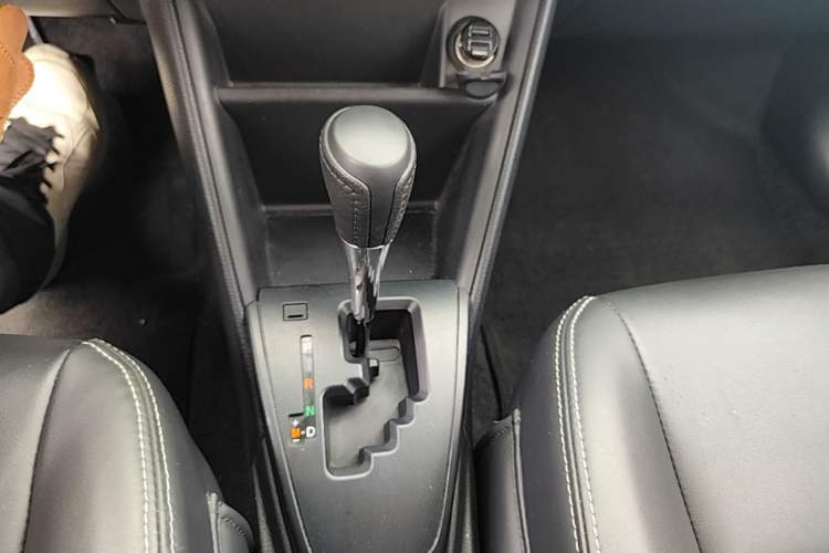 Used Toyota YARiS L Zhi Xiang 2019 1.5E CVT Dynamic Edition China VI compliant Gear Lever
