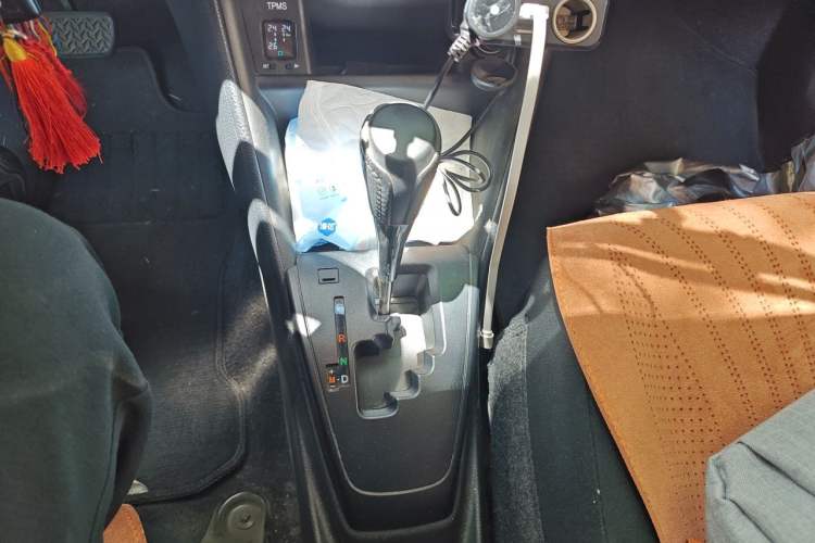 Used Toyota YARiS L Zhi Xiang 2019 1.5E CVT Dynamic Edition China VI compliant Gear Lever
