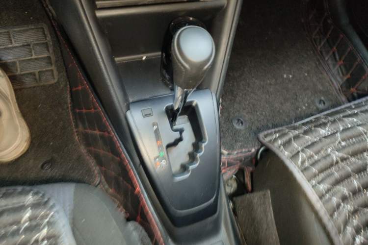 Used Toyota YARiS L Zhi Xiang 2019 1.5E CVT Dynamic Edition China VI compliant Gear Lever